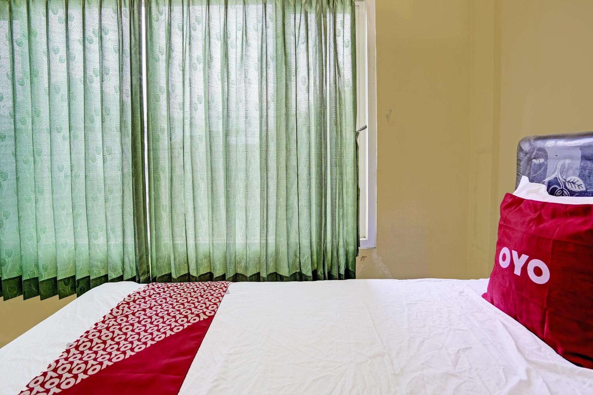 Oyo 91572 Kost Esklusif Barokah Hotel Pasuruan Bagian luar foto