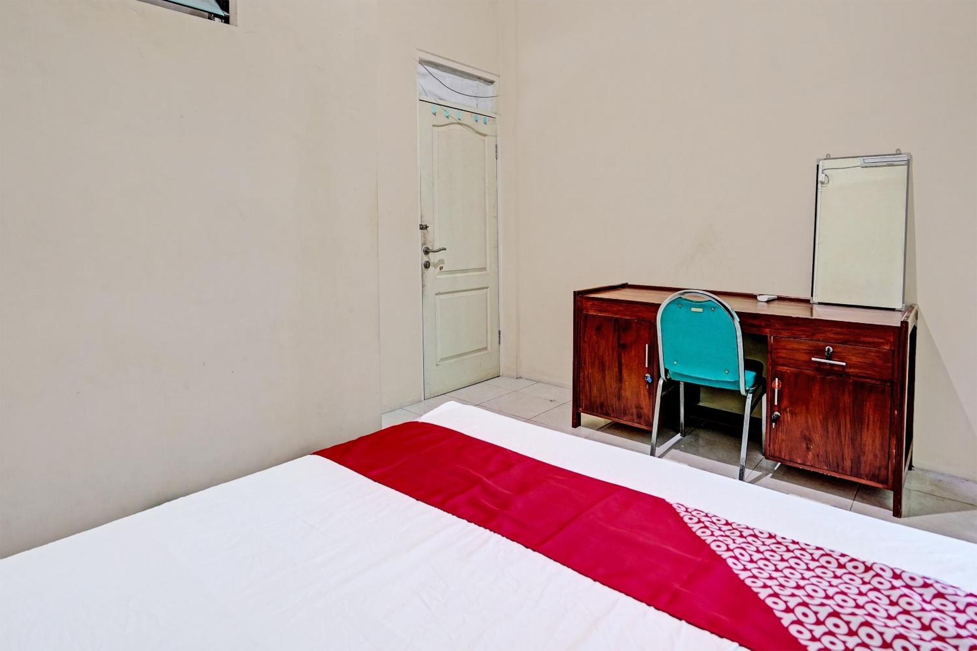 Oyo 91572 Kost Esklusif Barokah Hotel Pasuruan Bagian luar foto