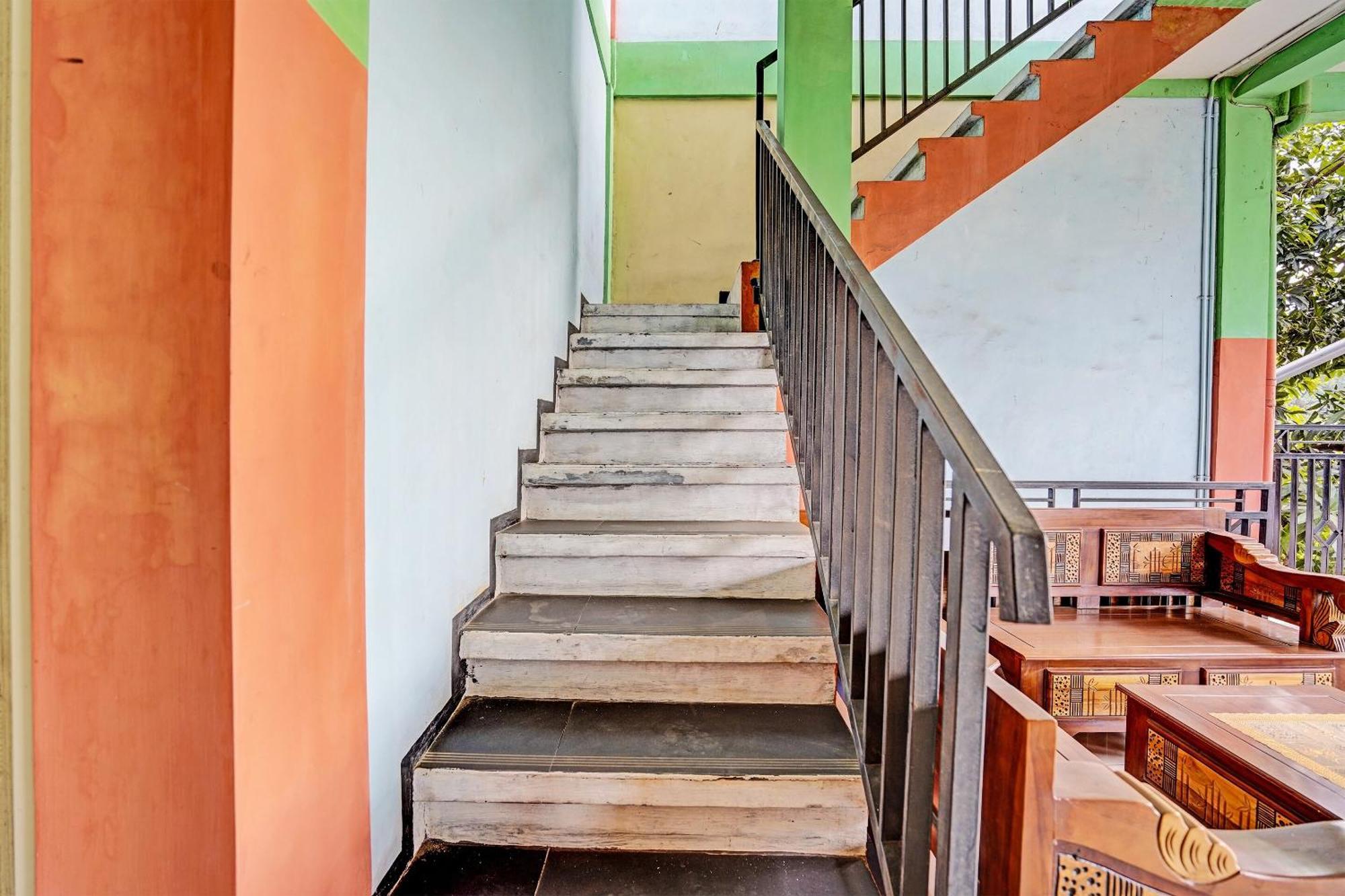Oyo 91572 Kost Esklusif Barokah Hotel Pasuruan Bagian luar foto