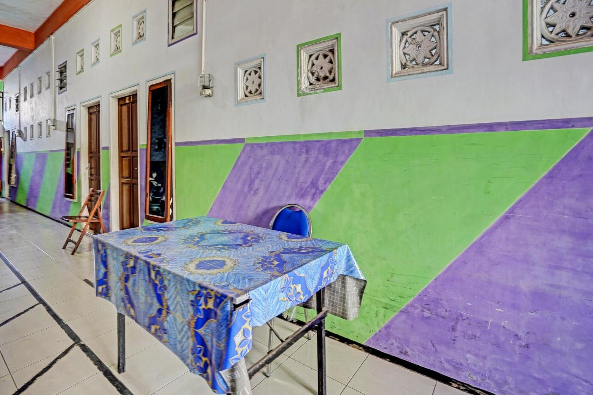 Oyo 91572 Kost Esklusif Barokah Hotel Pasuruan Bagian luar foto