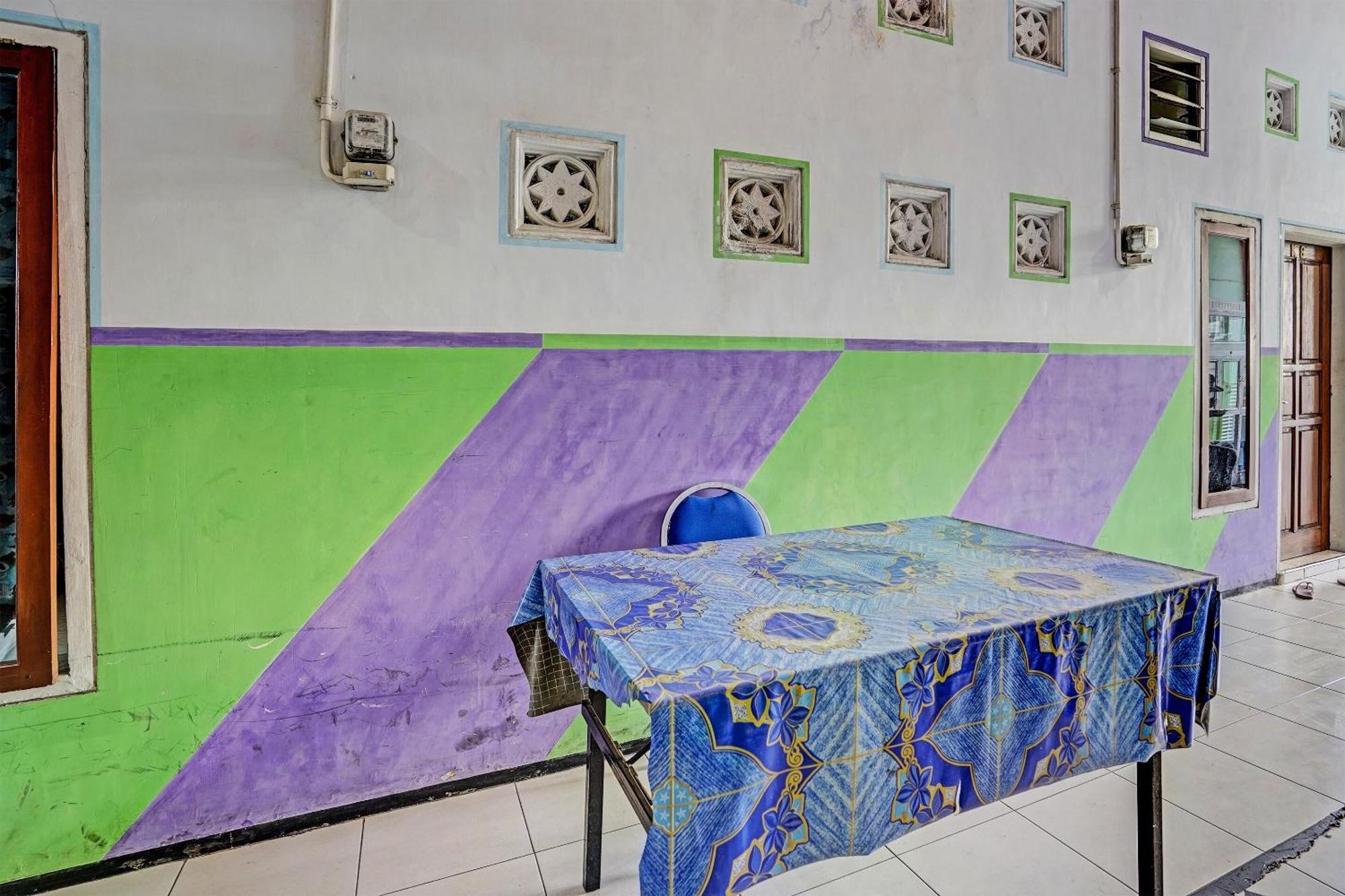 Oyo 91572 Kost Esklusif Barokah Hotel Pasuruan Bagian luar foto