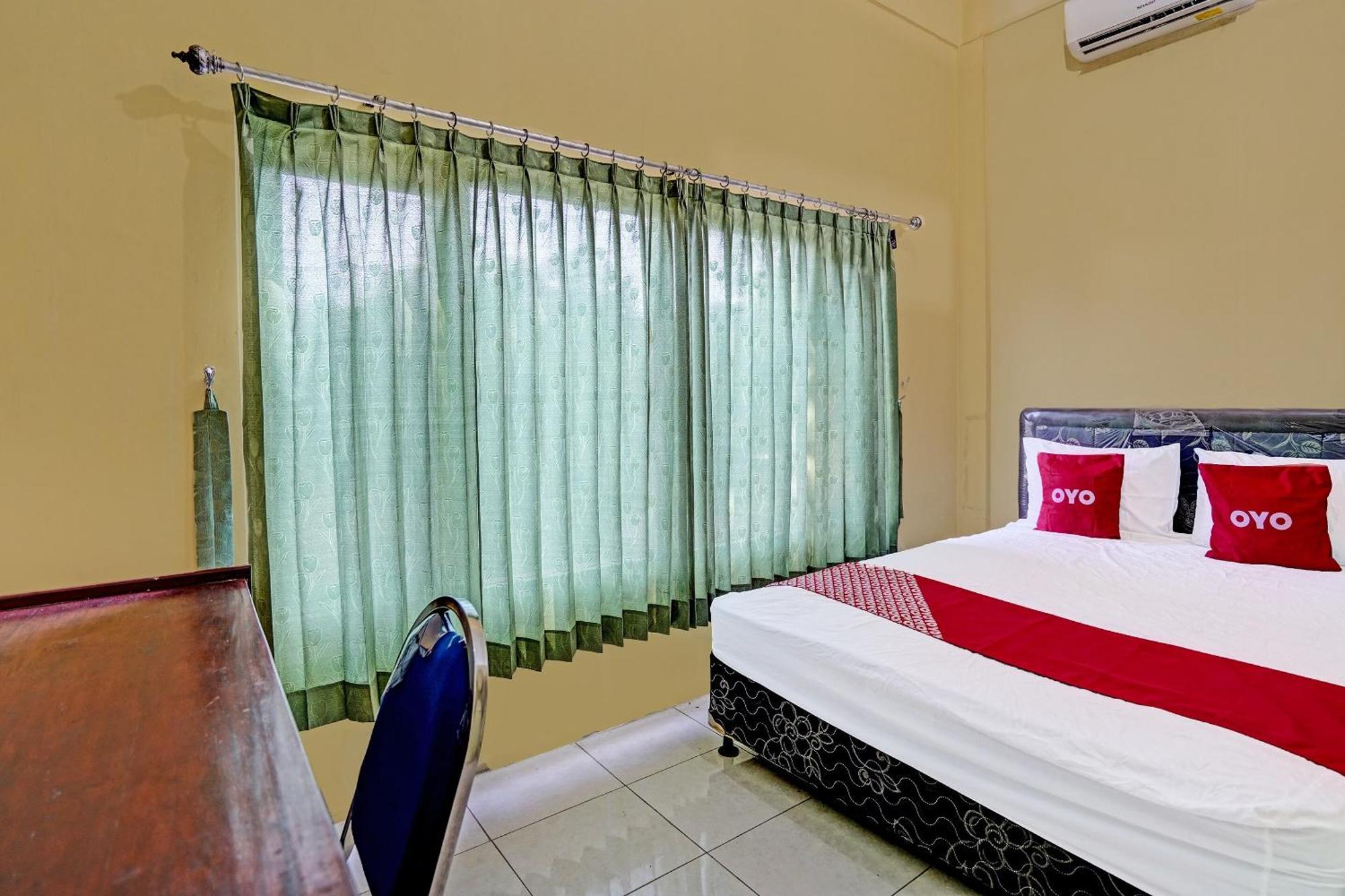 Oyo 91572 Kost Esklusif Barokah Hotel Pasuruan Bagian luar foto