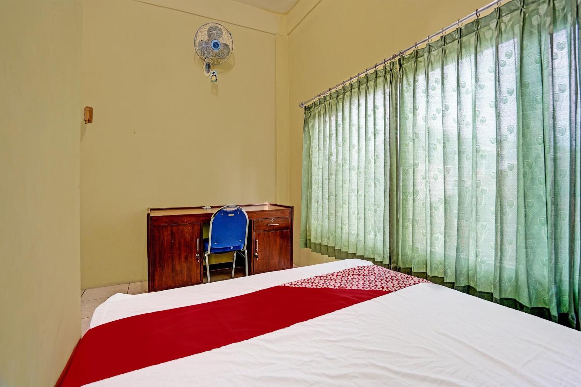 Oyo 91572 Kost Esklusif Barokah Hotel Pasuruan Bagian luar foto