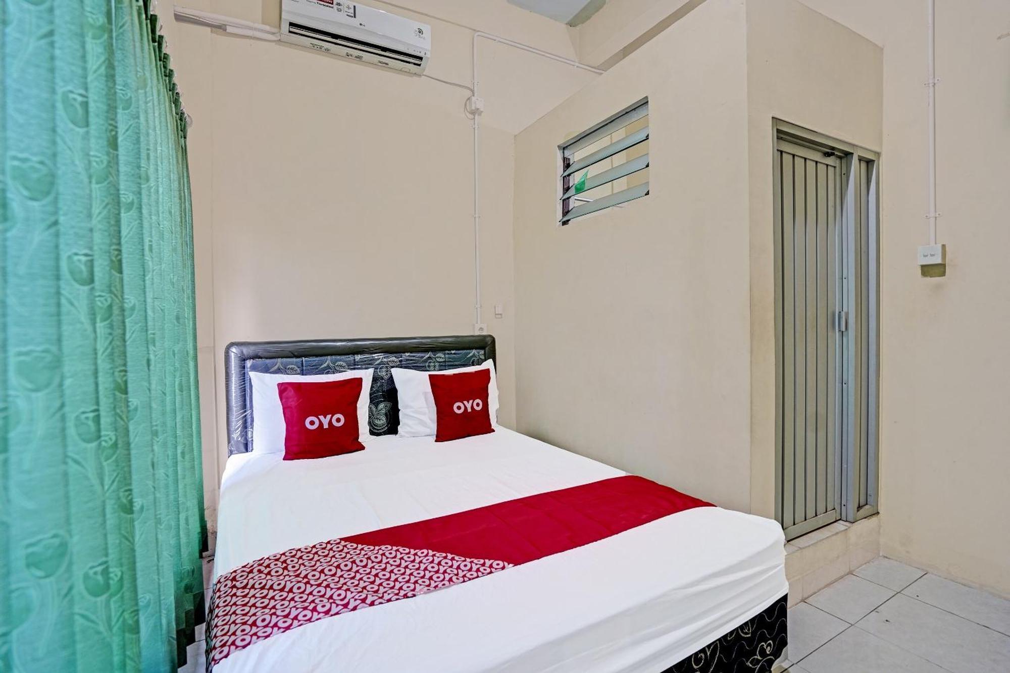 Oyo 91572 Kost Esklusif Barokah Hotel Pasuruan Bagian luar foto