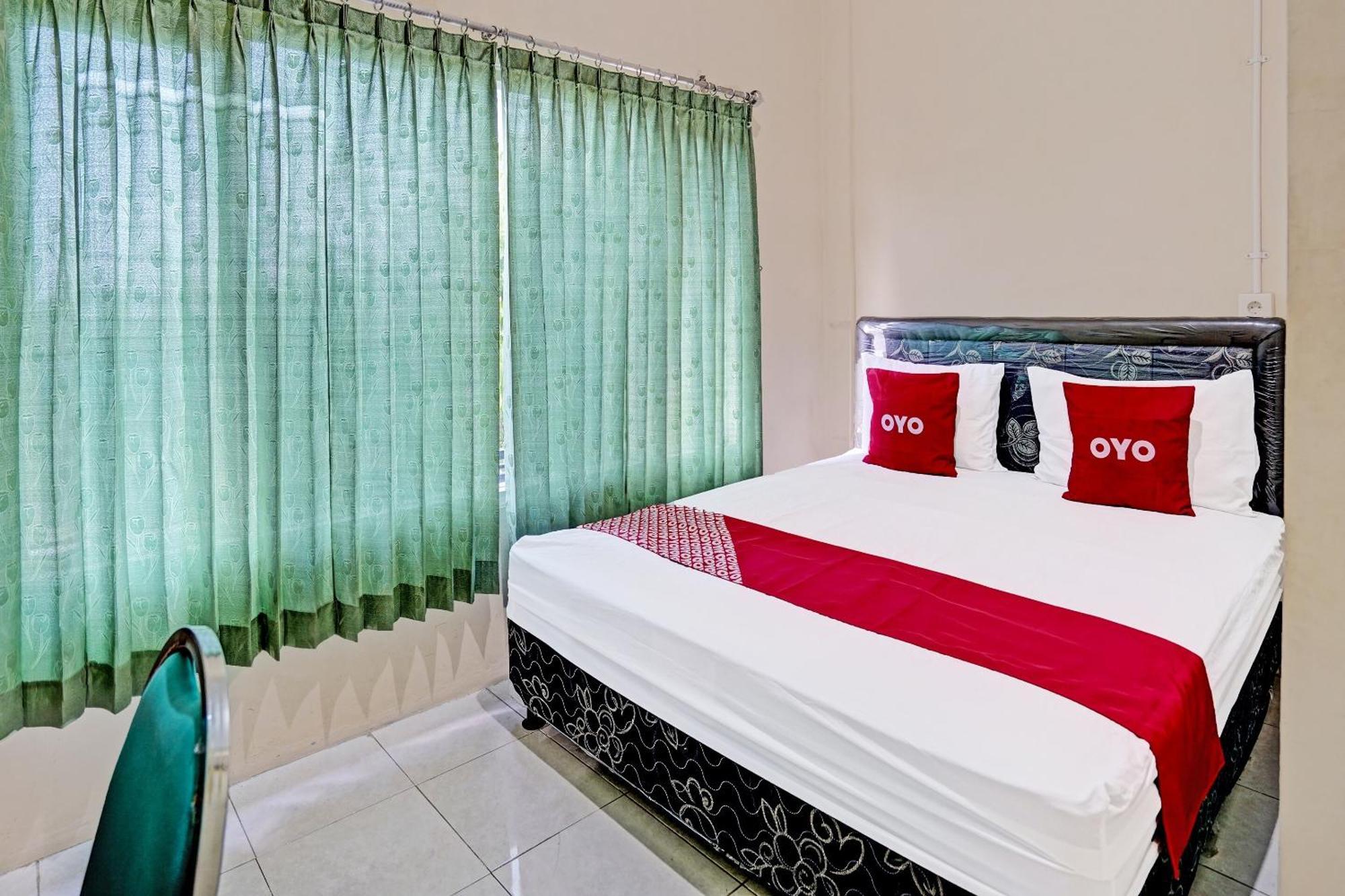 Oyo 91572 Kost Esklusif Barokah Hotel Pasuruan Bagian luar foto